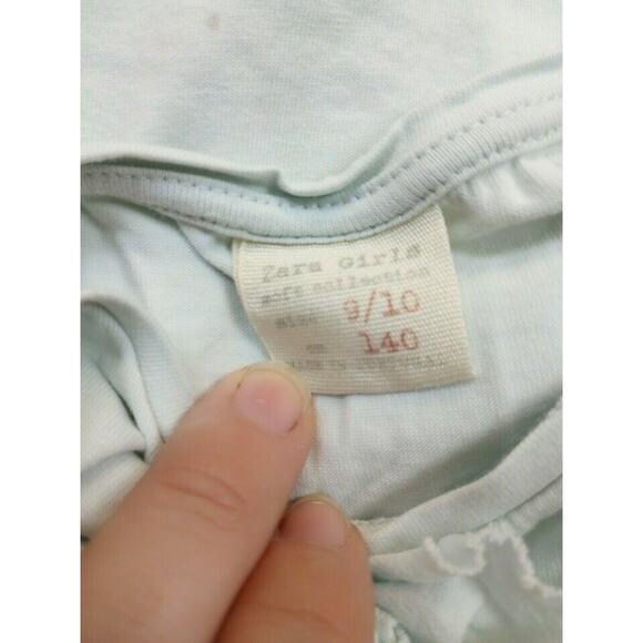 9/10 Zara Watercolor Flower Tee - Picture 6 of 6